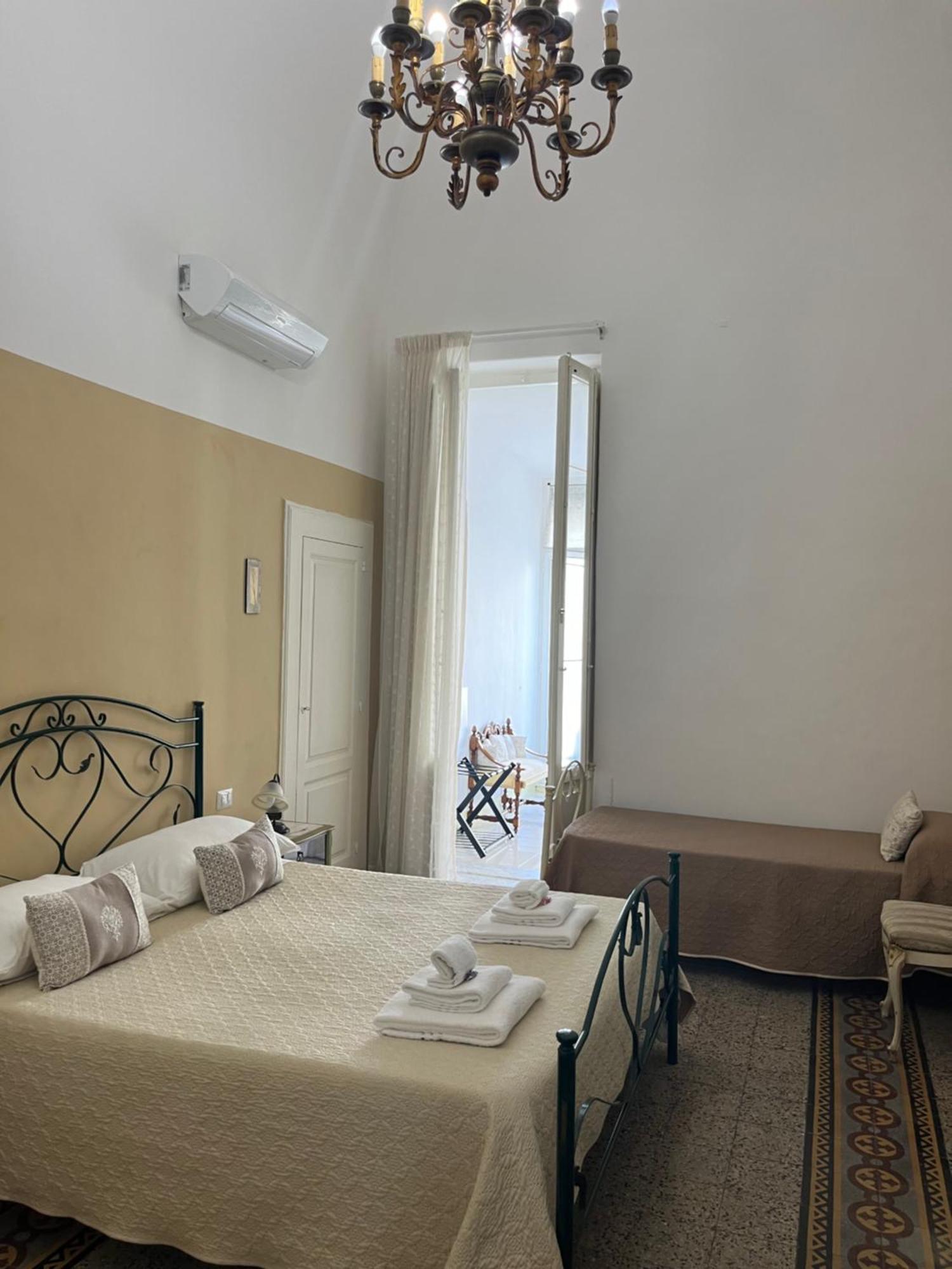 B&B Chimera Bari Buitenkant foto